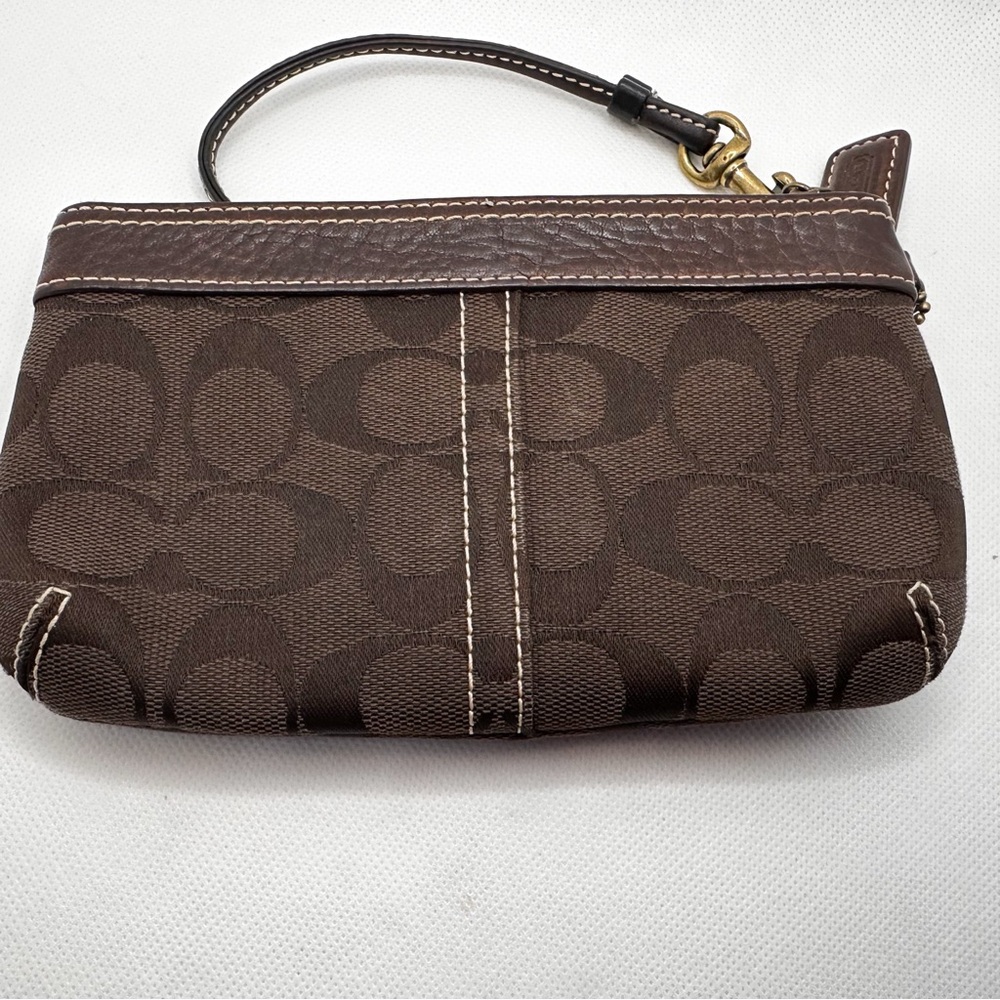 COACH vintage SIGNATURE C CHOCO BROWN LEATHER TRIM WRISTLET - Picture 7 of 10
